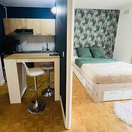 Proche Chateau De Avec Balcon Vu Sur Foret Et Parking Gratuit * Wersal