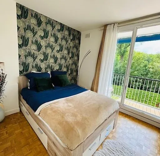 Proche Château De Avec Balcon Vu Sur Forêt Et Parking Gratuit Pour 5 Personnes Maximum
